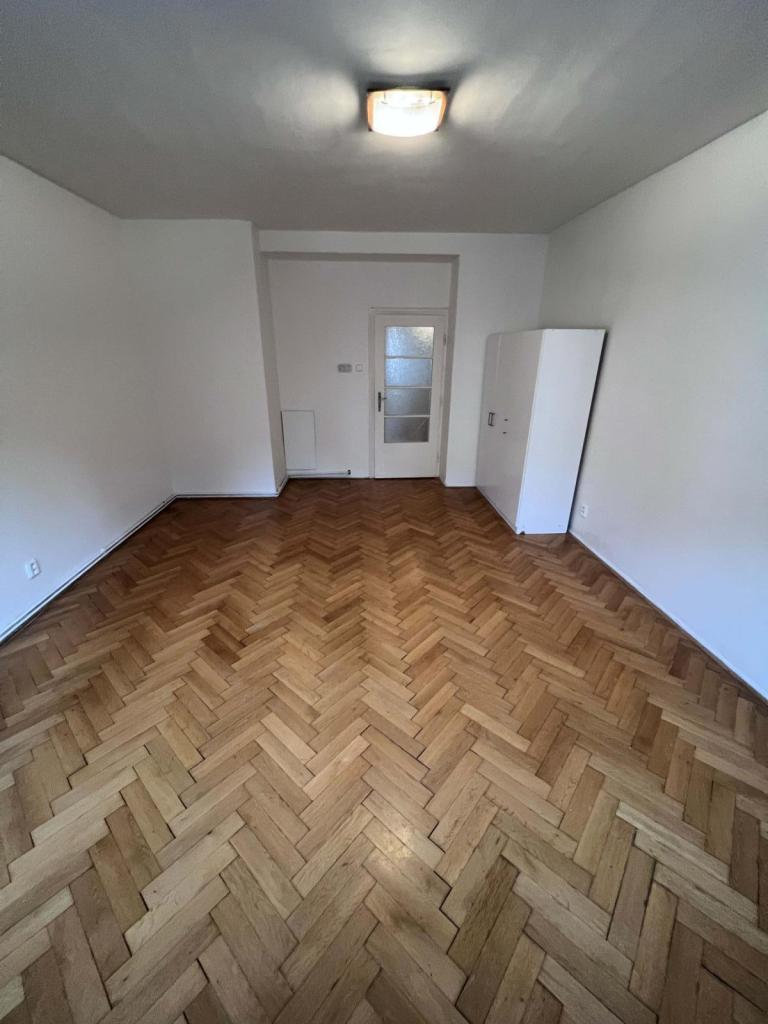Pronájem bytu 2+1 68 m² – pohled 6