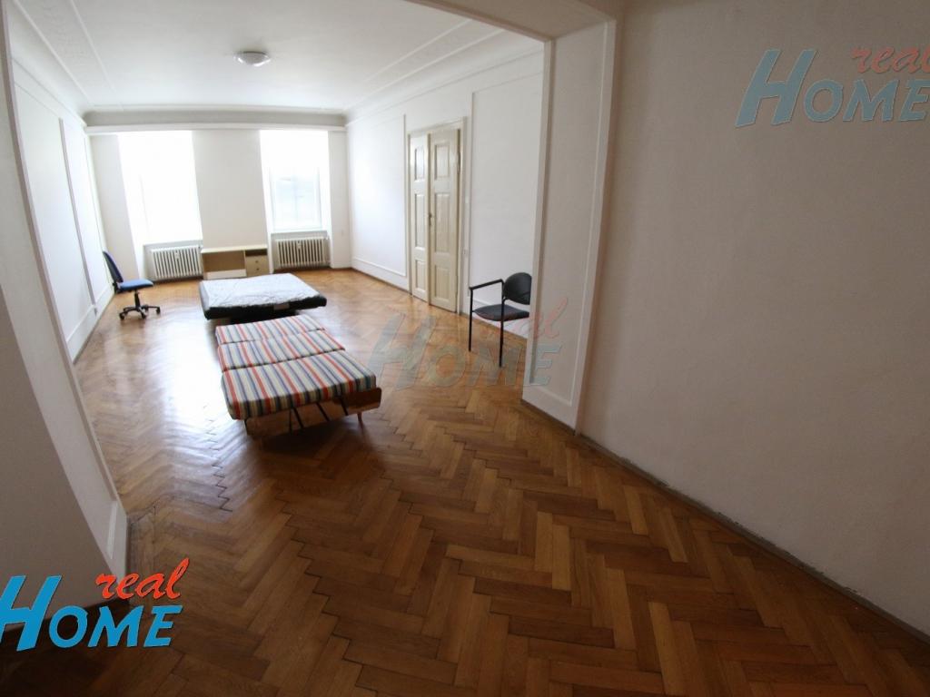 Pronajem bytu 2+1 140 m2