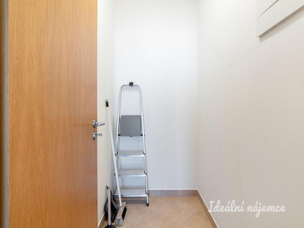 Pronájem bytu 1+kk 32 m2