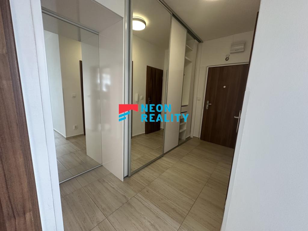 Pronájem bytu 2+1 56 m² - Widok 6