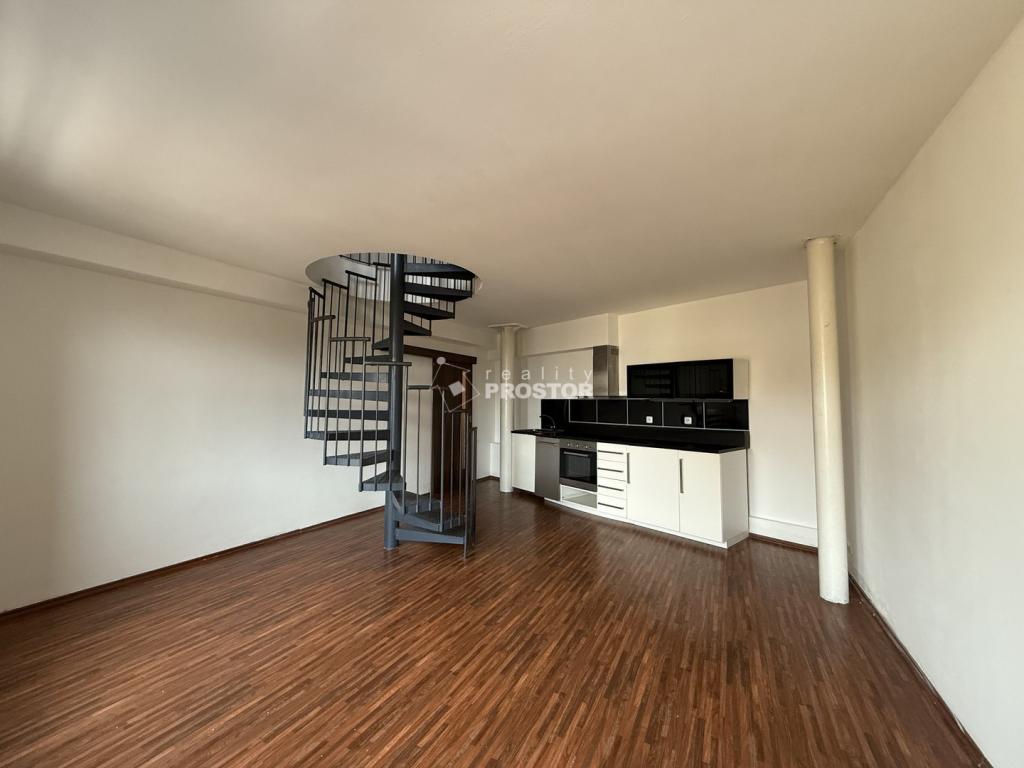 Pronájem bytu 2+kk 6102 m2