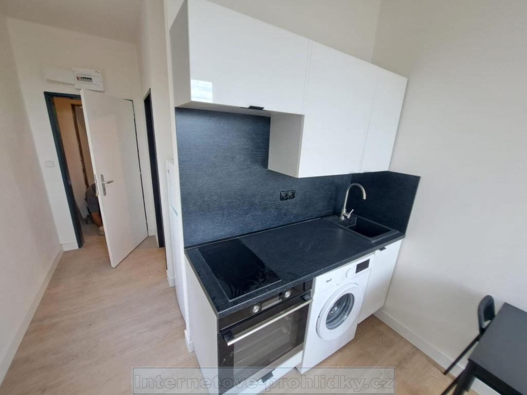 Pronájem bytu 1+kk 32 m2