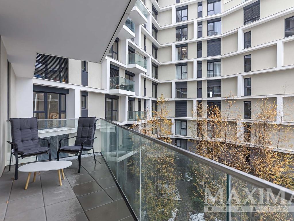 1-room apartment for rent · 32 m² · Praha — 907 €/mo