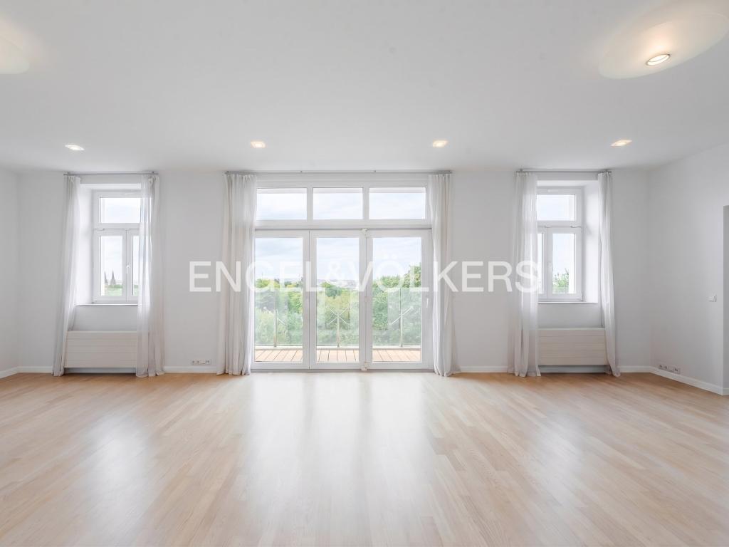 Pronájem bytu 6 a více 204 m2