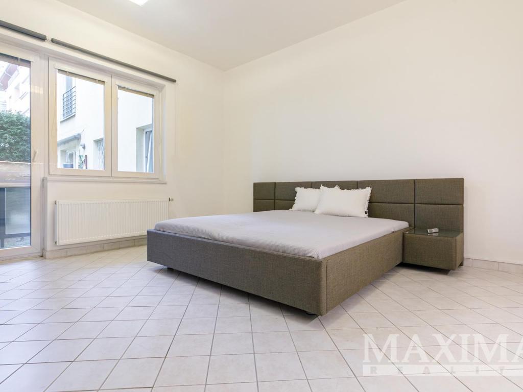Pronájem bytu 1+kk 37 m2