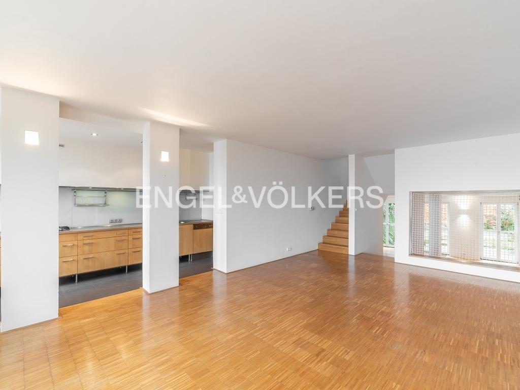 Pronájem domu 350 m2