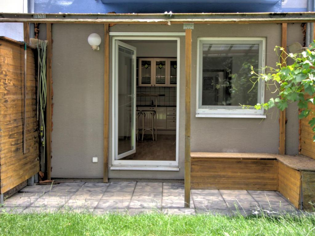 Pronájem bytu 1+kk 36 m² – pohled 3