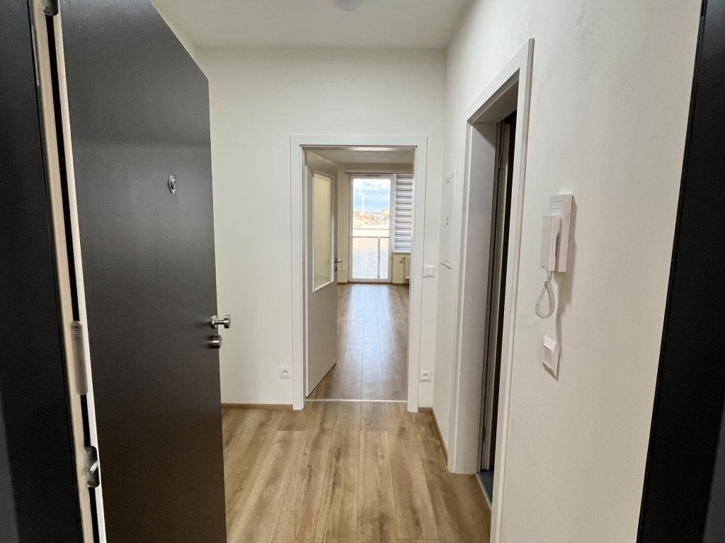 Pronájem bytu 1+kk 34 m2