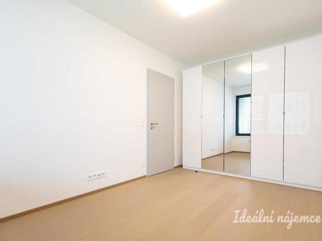 Pronájem bytu 2+kk 52 m2, Praha – náhled fotky 9