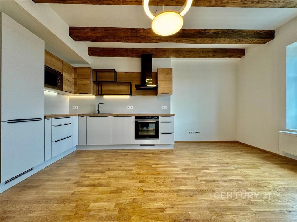 Pronájem bytu 3+kk 72 m2