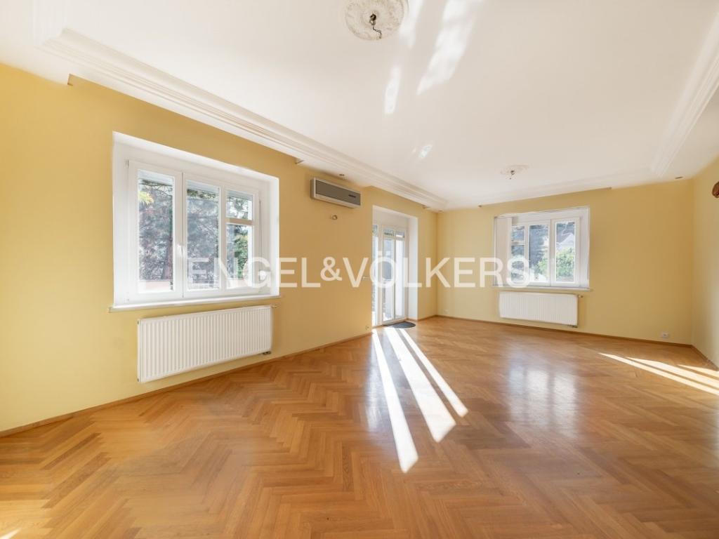 Pronájem domu 560 m2
