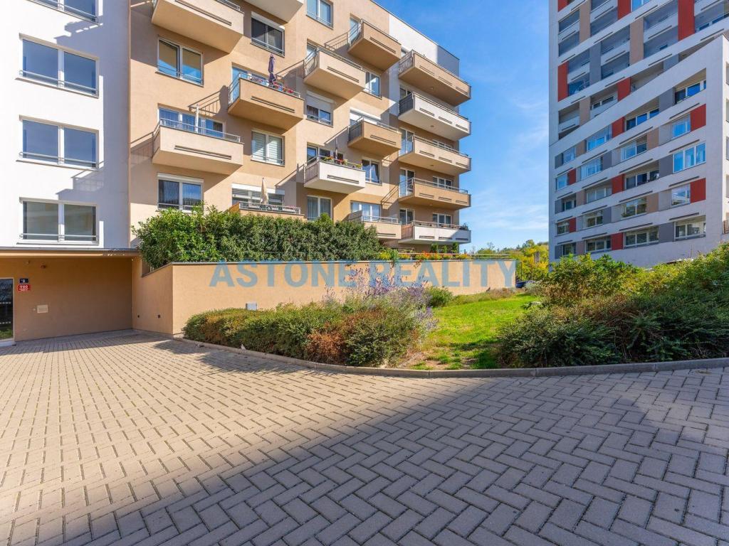 Prodej bytu 1+kk 36 m2, Praha – náhled fotky 24