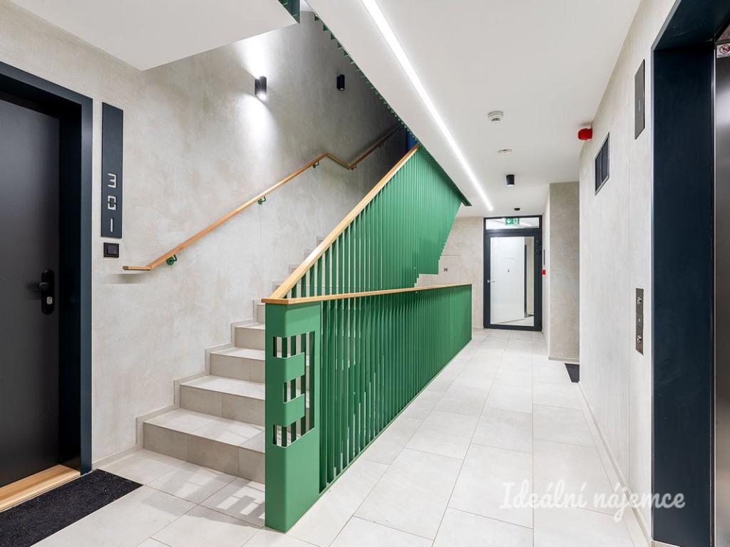 Pronájem bytu 2+kk 50 m2, Praha – náhled fotky 15
