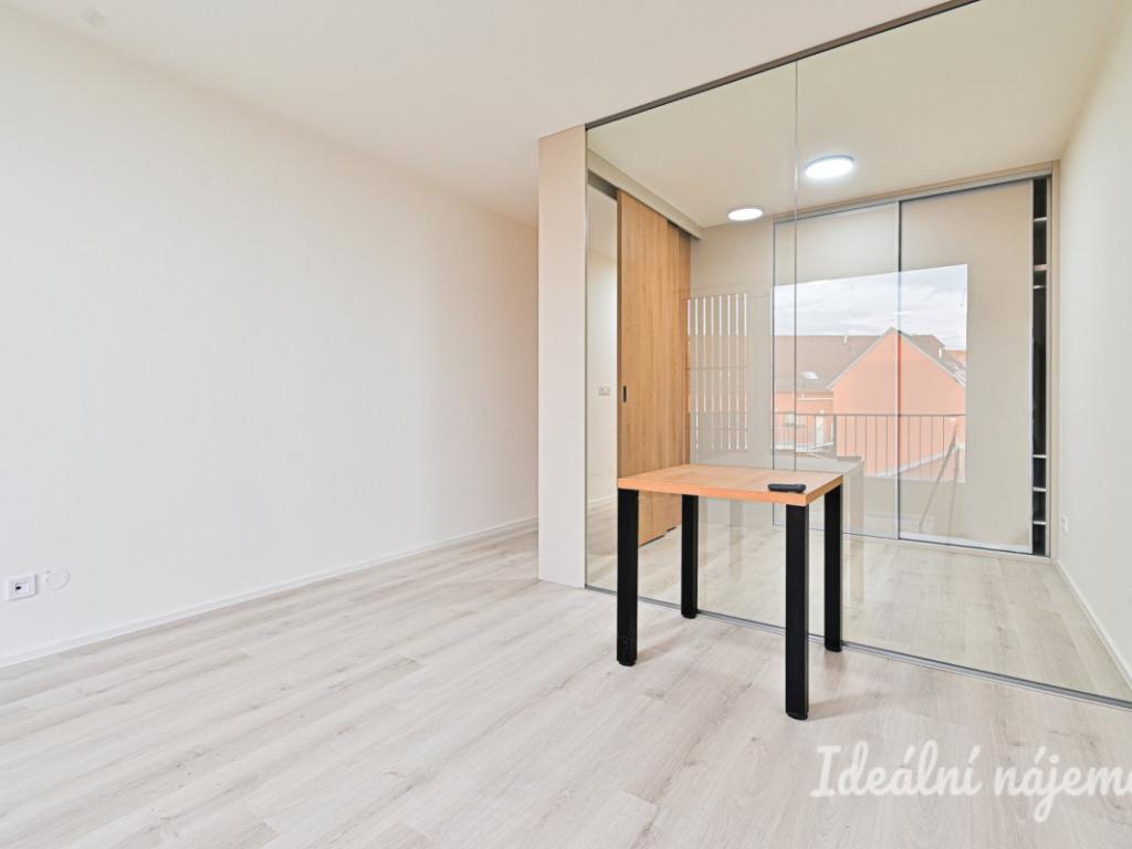 Pronájem bytu 1+kk 38 m2