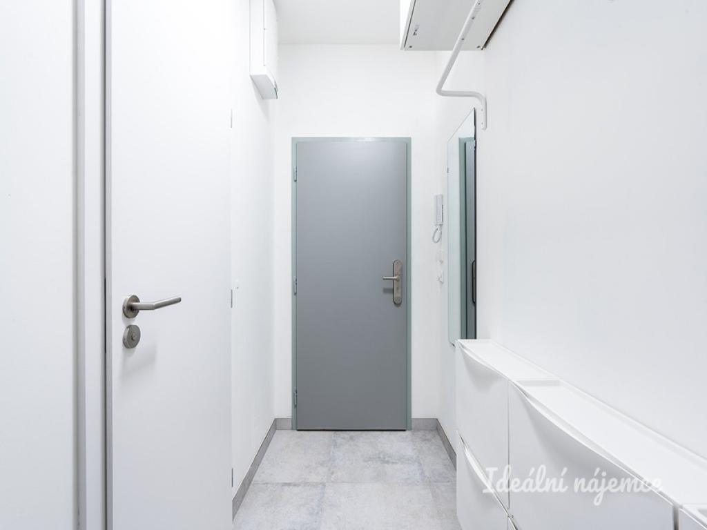 Pronájem bytu 1+kk 27 m2