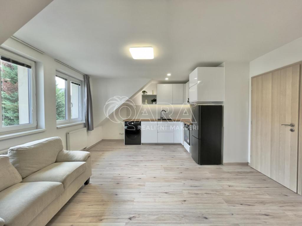 Pronájem bytu 3+kk 84 m2