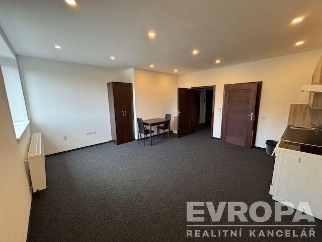 Pronájem bytu 1+kk 35 m2