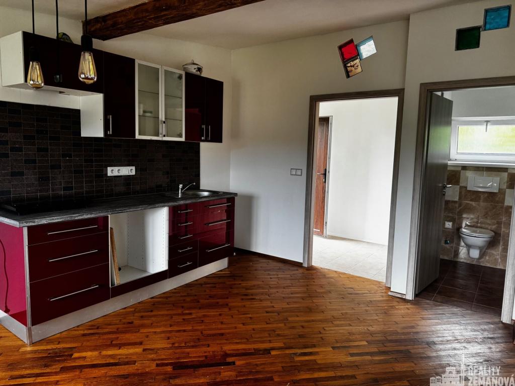 Pronájem bytu 1+kk 37 m2