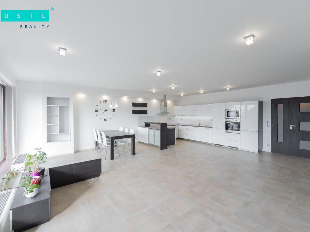 Pronájem bytu 3+kk 112 m2