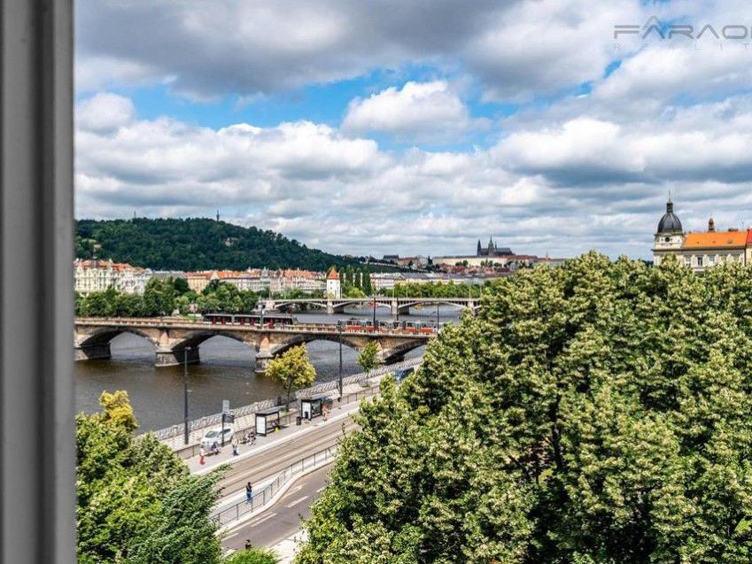 Pronájem bytu 5+kk 250 m2