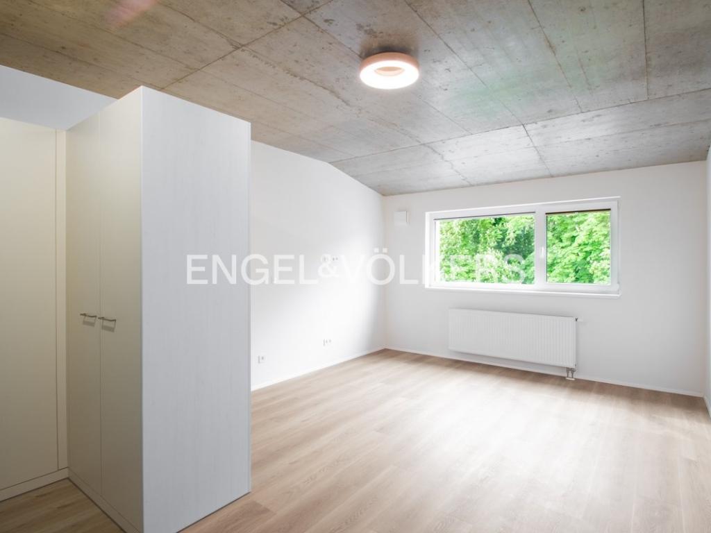 Pronájem bytu 1+kk 37 m2