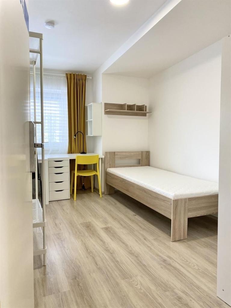 Pronájem bytu 1+kk 18 m² – pohled 2