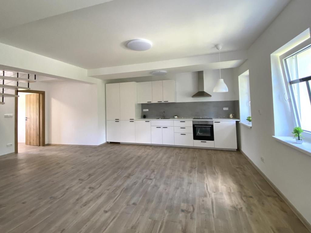 Pronájem bytu 4+kk 111 m2