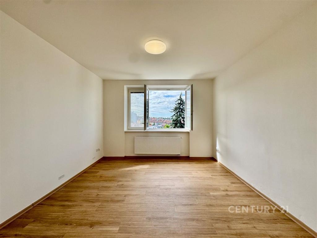 Pronájem bytu 2+1 68 m2