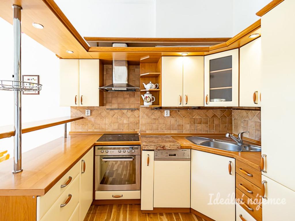 Pronájem bytu 2+1 77 m2