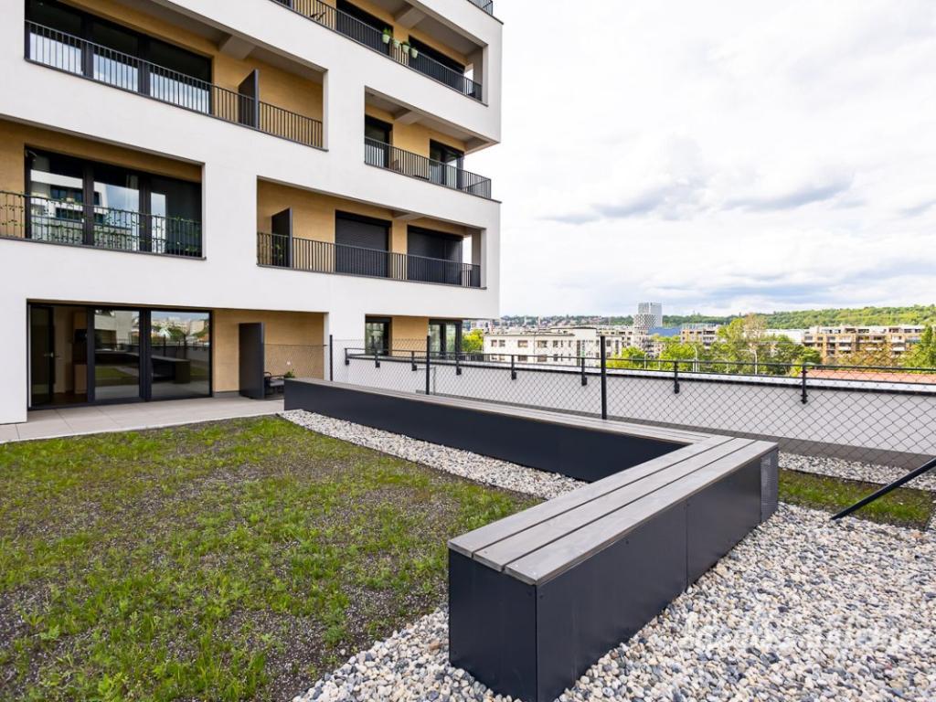 Pronájem bytu 1+kk 37 m2