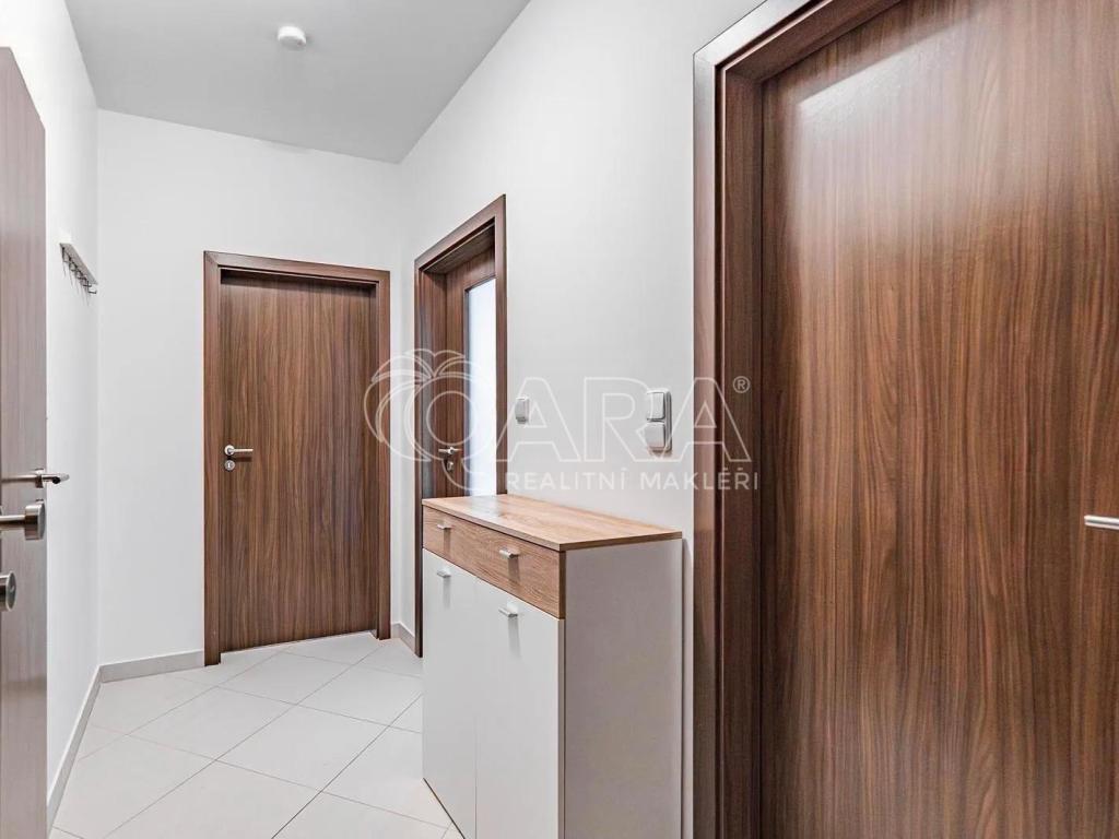 Pronájem bytu 2+kk 67 m2, Praha – náhled fotky 14