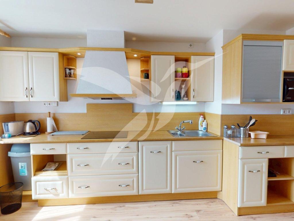 3-room apartment for rent · 150 m² · Plzeň — 1 233 €/mo