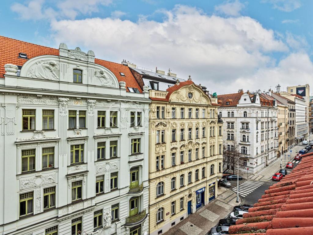 Pronájem bytu 2+kk 76 m2, Praha – náhled fotky 12