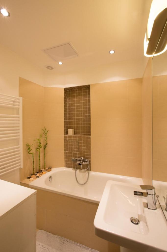 Pronájem bytu 2+kk 50 m2, Praha – náhled fotky 9