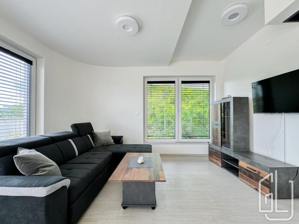 Pronájem bytu 2+kk 66 m2