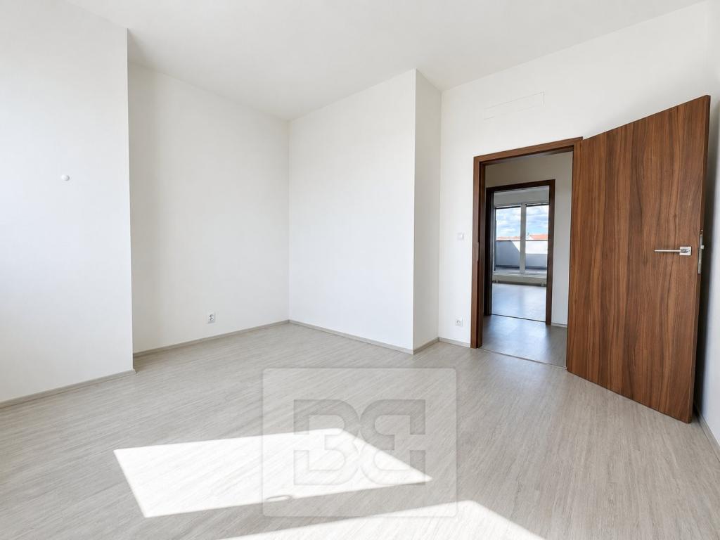 Pronájem bytu 3+kk 90 m2, Brno – náhled fotky 15
