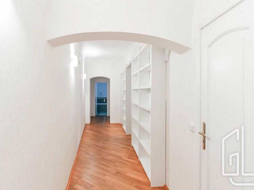 Pronájem bytu 4+1 178 m2, Praha – náhled fotky 11