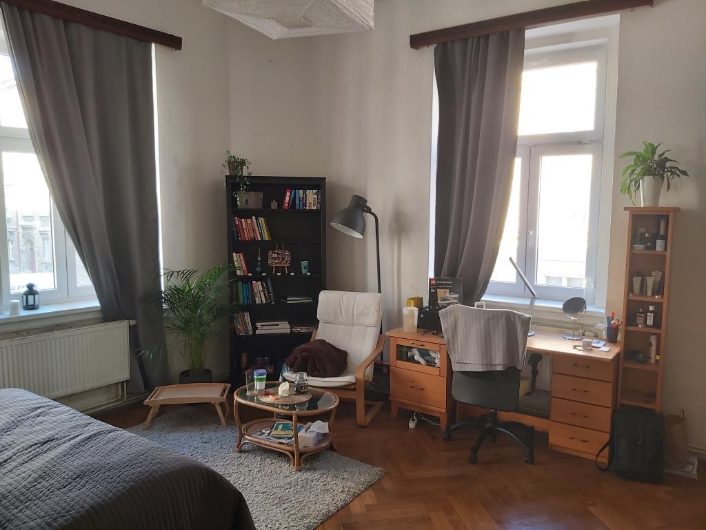 Spolubydleni bytu celý pokoj 25 m2