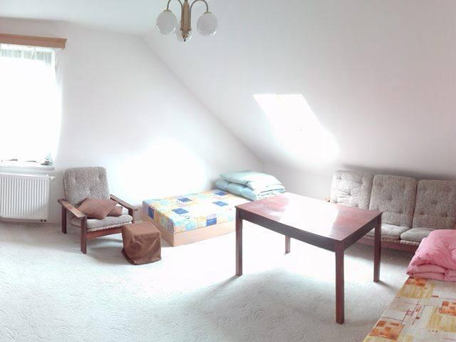 Spolubydleni bytu celý pokoj 70 m2