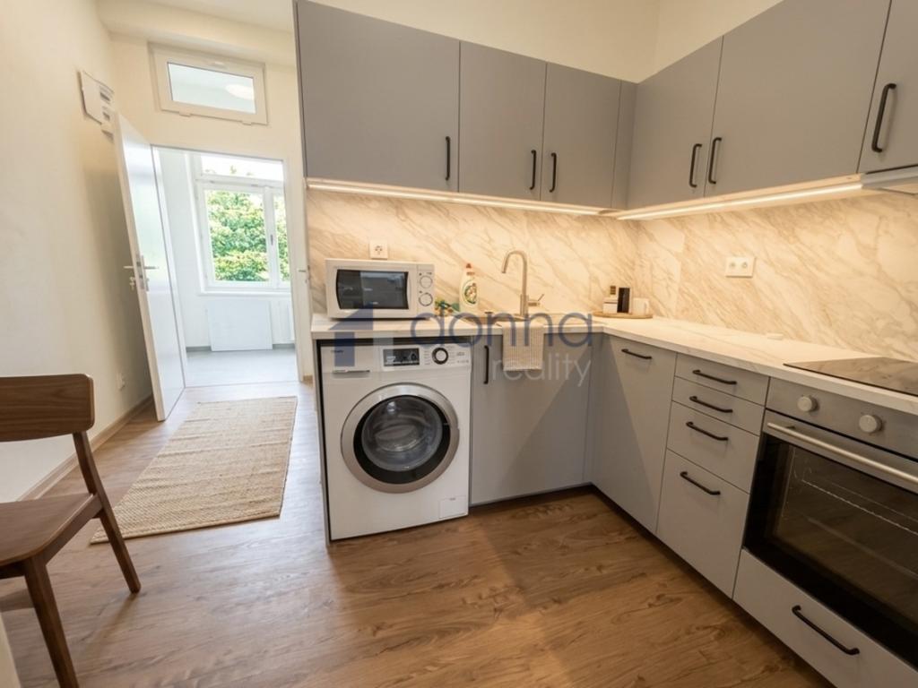 Pronájem bytu 1+1 42 m2