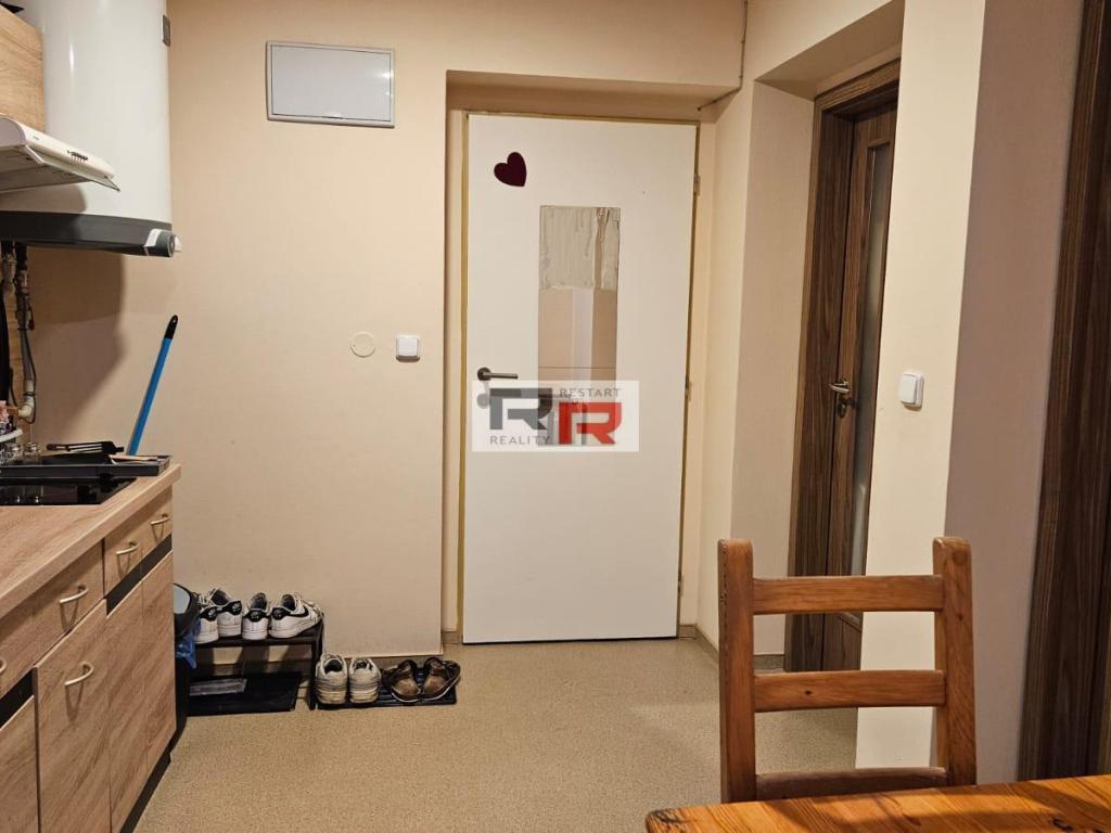 Pronájem bytu pokoj 17 m2