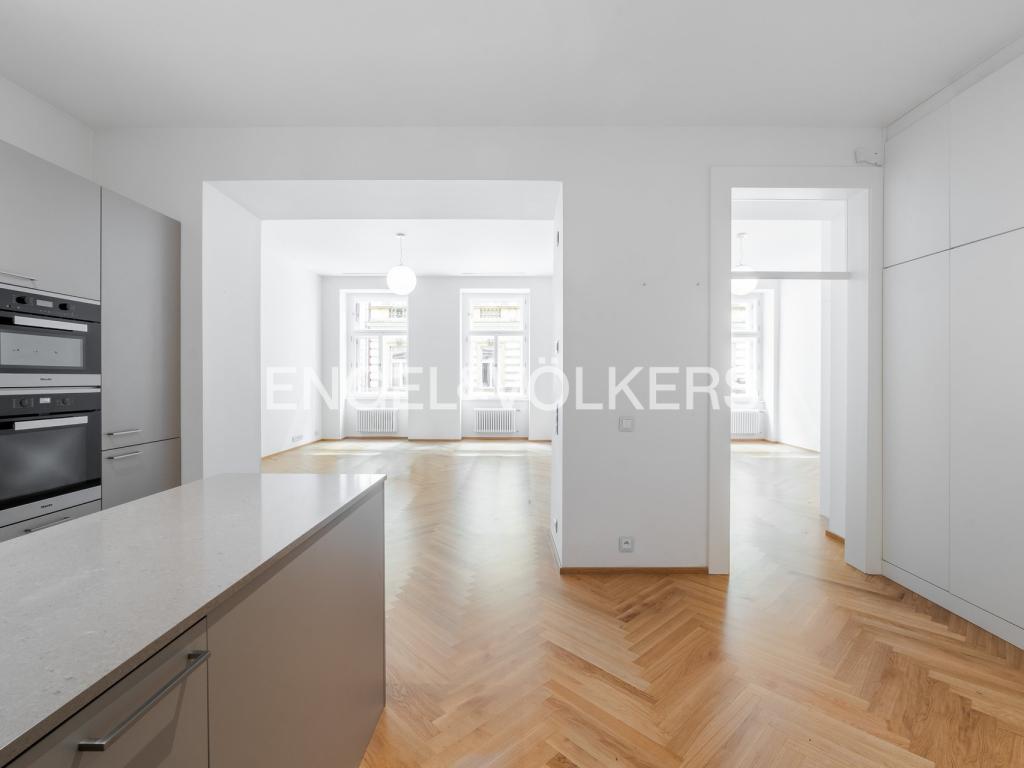 Pronájem bytu 2+kk 77 m2, Praha – náhled fotky 3