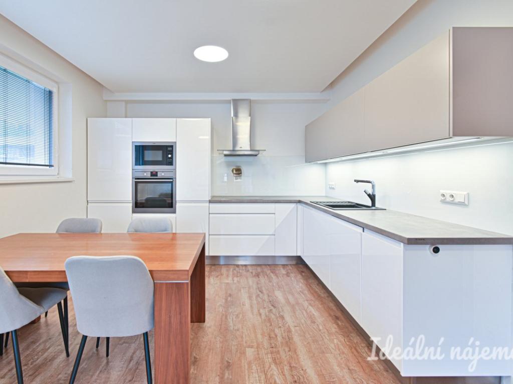 Pronájem bytu 3+kk 72 m2