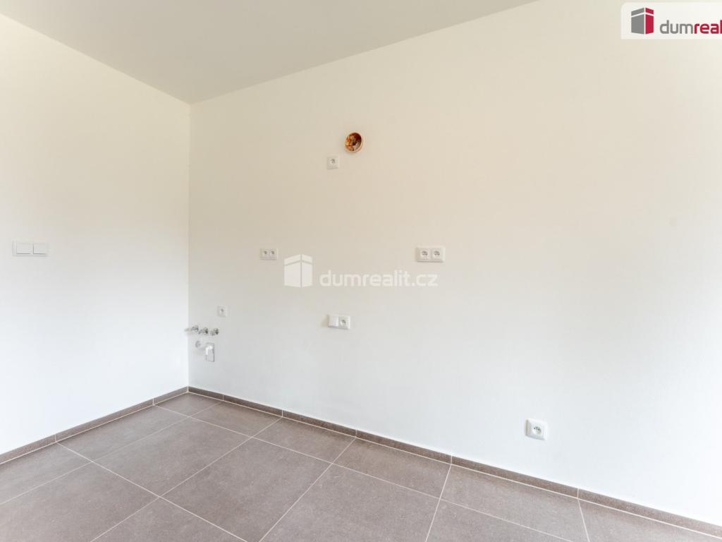 Prodej domu 80 m2, Kostelec – náhled fotky 12