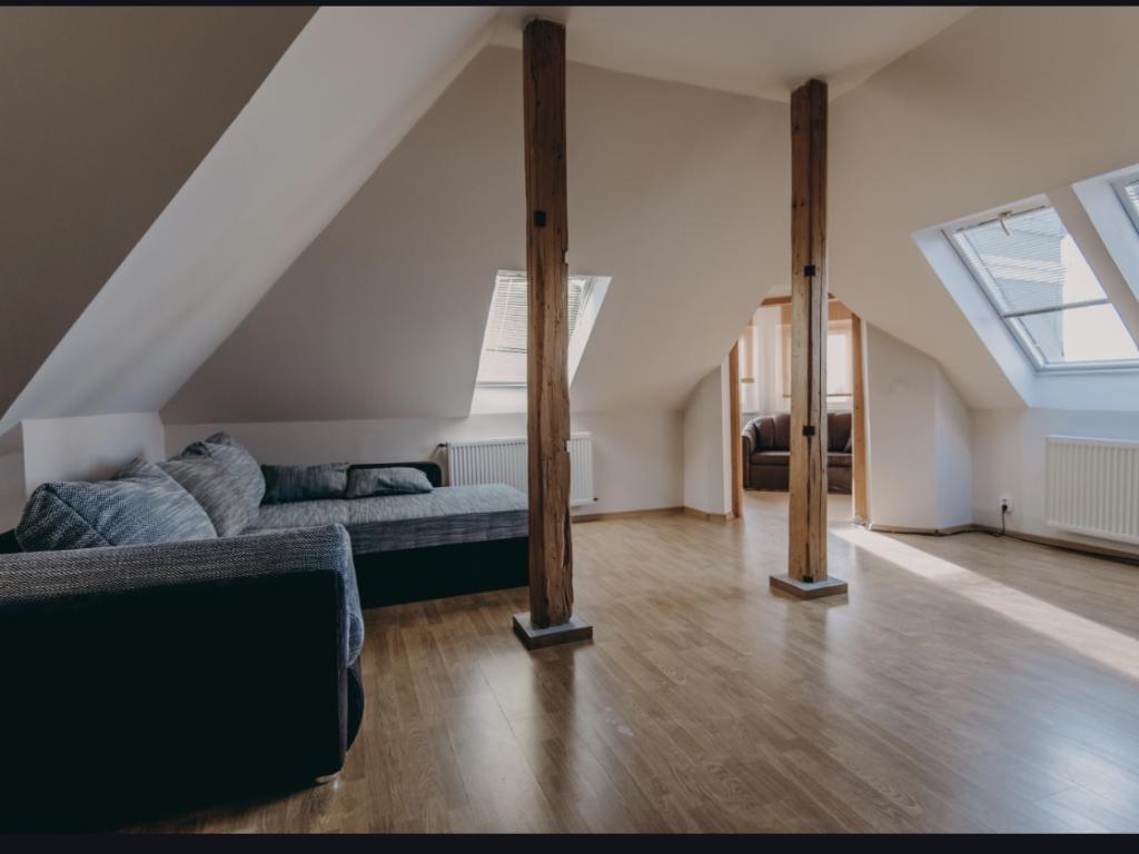 Pronájem bytu 2+1 145 m2