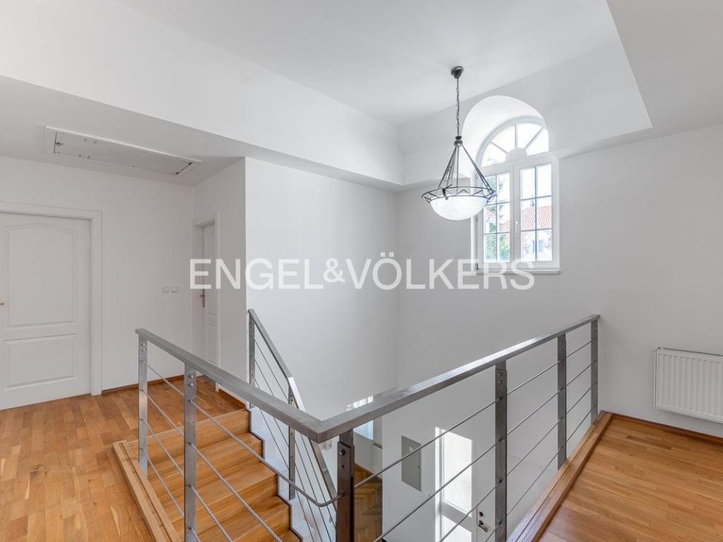 Pronájem domu 302 m2, Praha – náhled fotky 17
