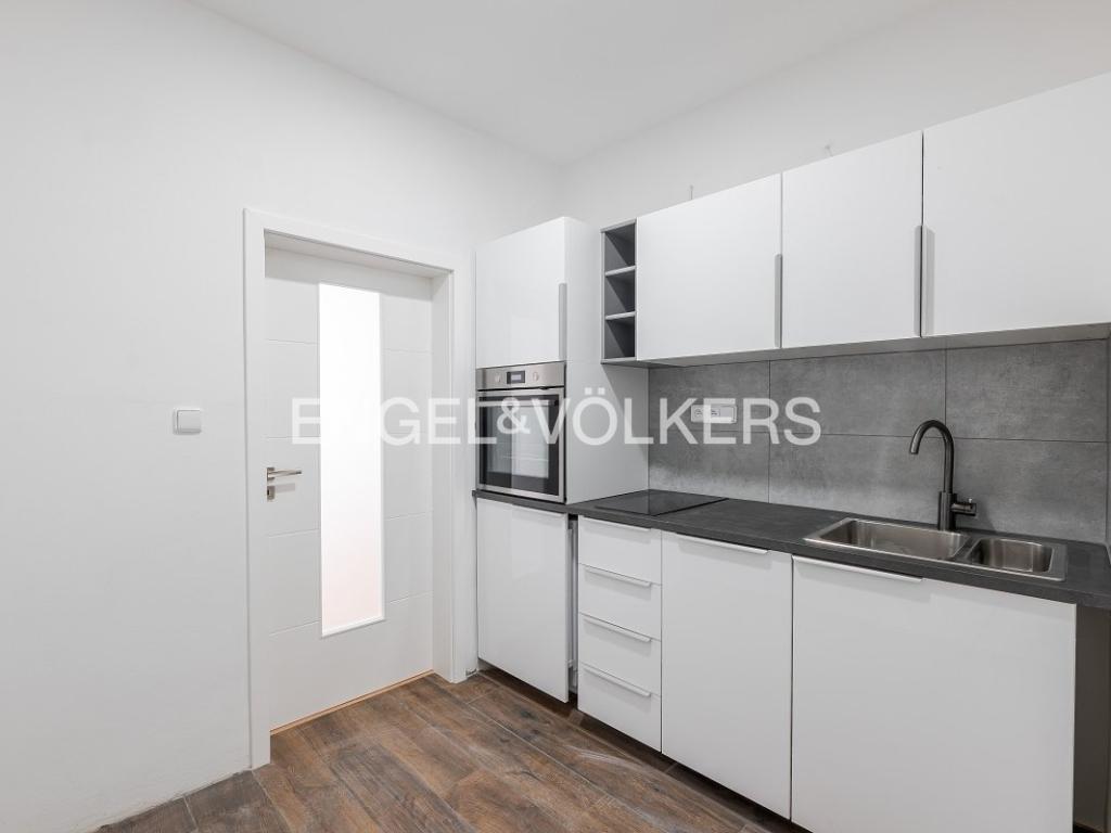 Pronájem bytu 1+1 38 m2