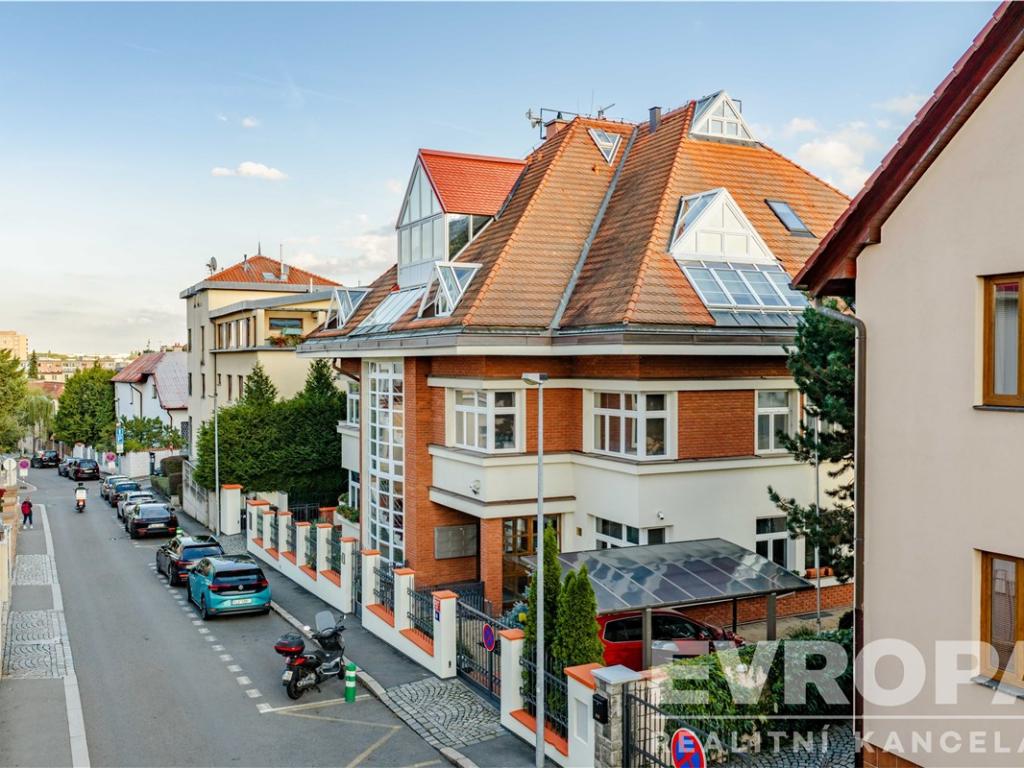 Pronájem bytu 4+kk 113 m2, Praha – náhled fotky 18