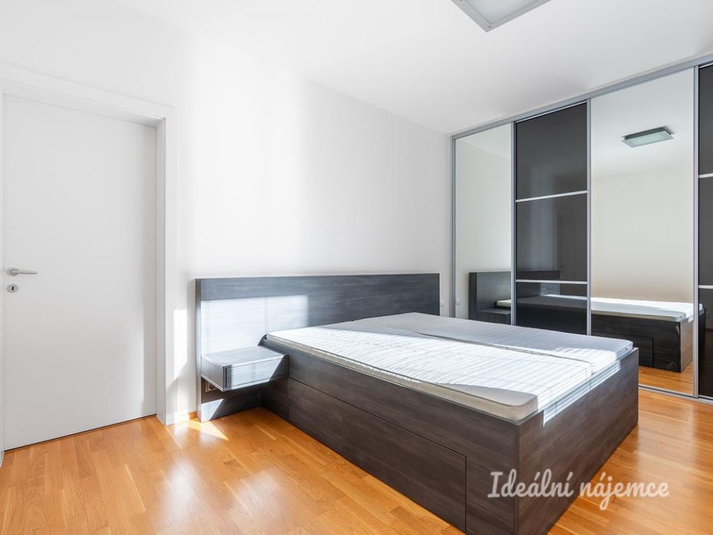 Pronájem bytu 2+kk 64 m2, Praha – náhled fotky 8