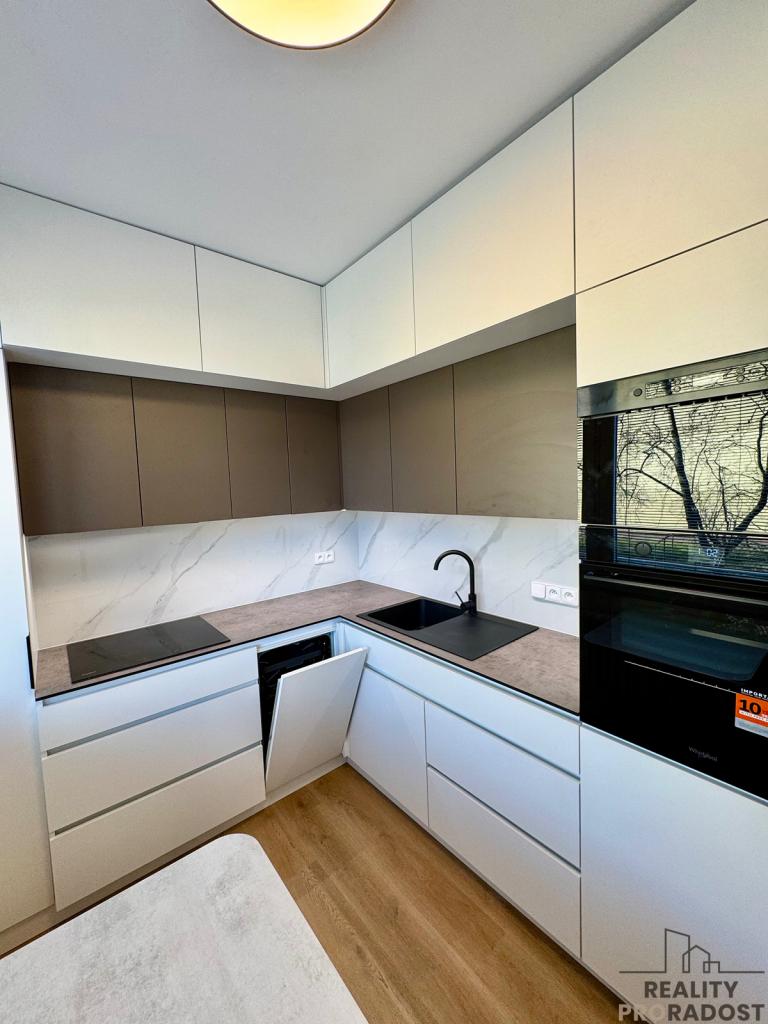 Pronájem 3+1, Karviná - Divišova, 10500 Kč, 57 m2